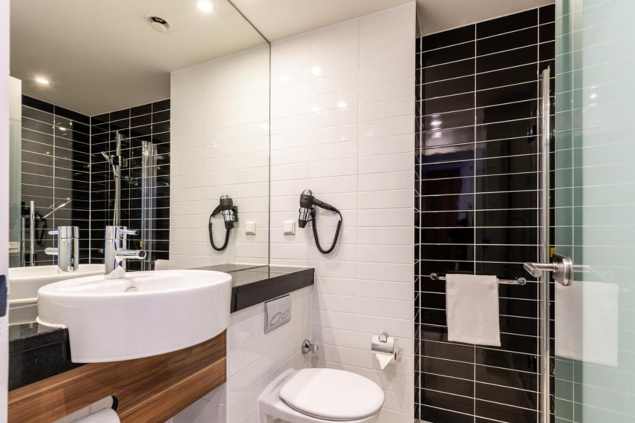 Premier Inn Frankfurt City Centre Франкфурт на Майн Екстериор снимка