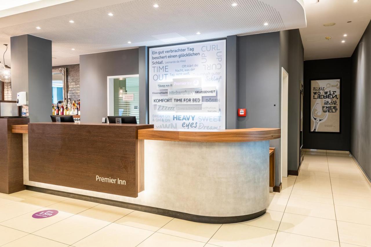 Premier Inn Frankfurt City Centre Франкфурт на Майн Екстериор снимка